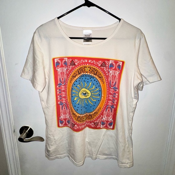 Vintage White Tee with Vibrant Tarot Sun ☀️ Eye 👁️ Graphic - Picture 2 of 8
